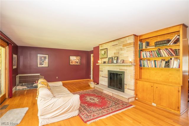 731 Bachtel Street SE, North Canton, OH 44720