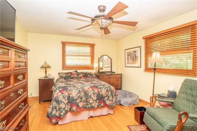 731 Bachtel Street SE, North Canton, OH 44720