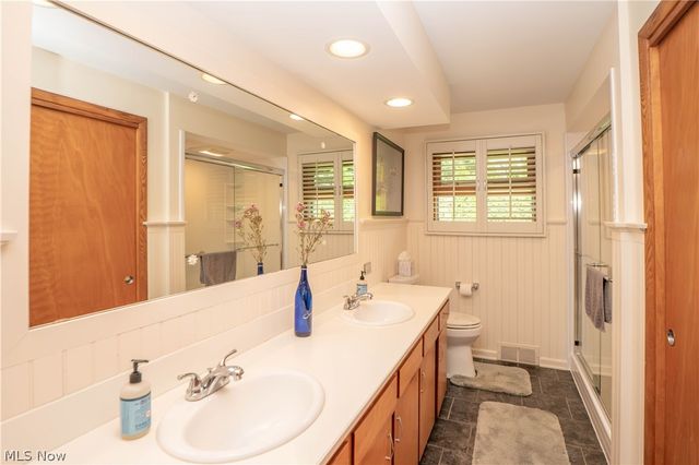 731 Bachtel Street SE, North Canton, OH 44720