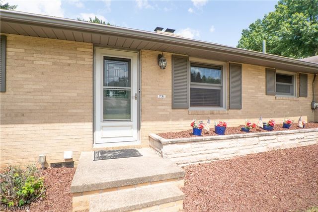 731 Bachtel Street SE, North Canton, OH 44720
