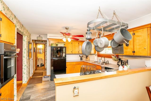 731 Bachtel Street SE, North Canton, OH 44720
