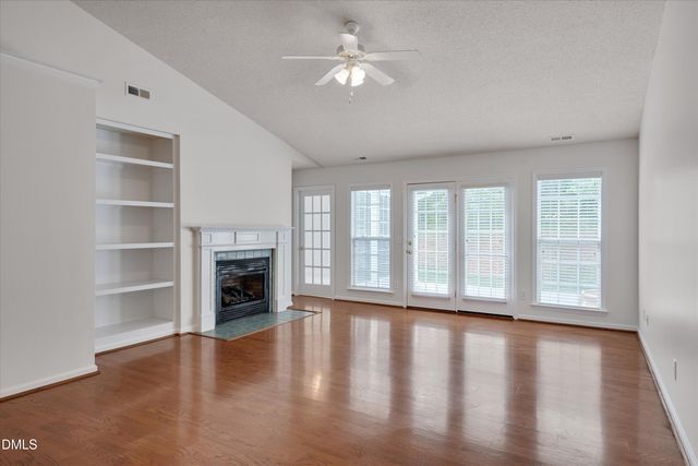 1901 Hawfields Crossing Lane, Mebane, NC 27302