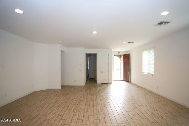 3824 S 64TH Drive, Phoenix, AZ 85043