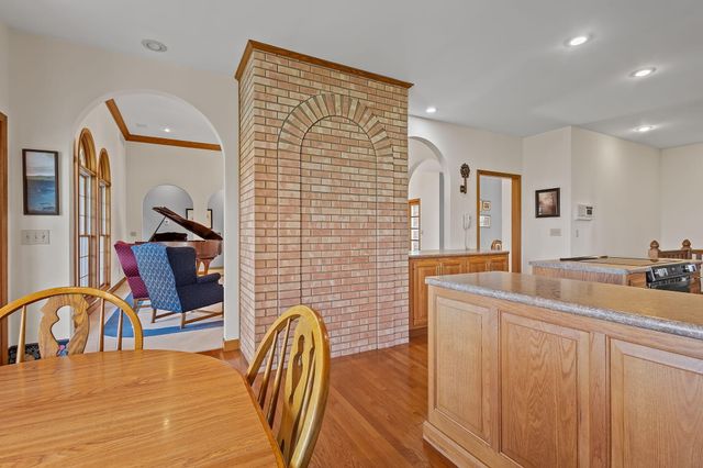 6664 Ridgeview Drive, Demotte, IN 46310