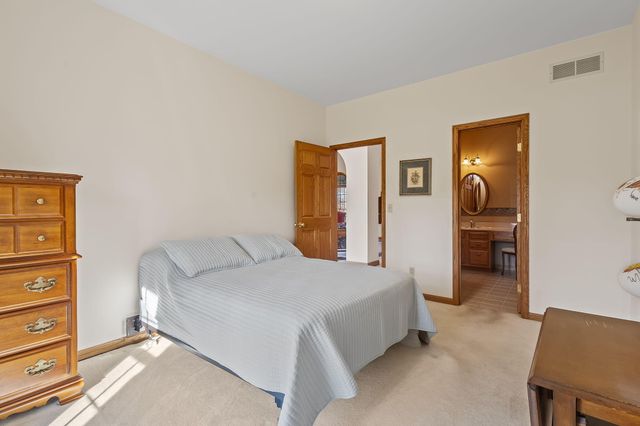 6664 Ridgeview Drive, Demotte, IN 46310