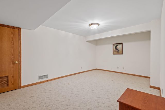6664 Ridgeview Drive, Demotte, IN 46310