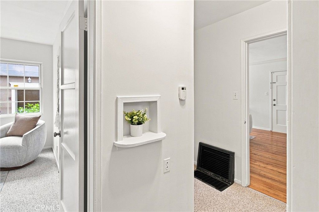 Image 19 of property listing at 15034 Dickens Street 4, Sherman Oaks, CA 91403