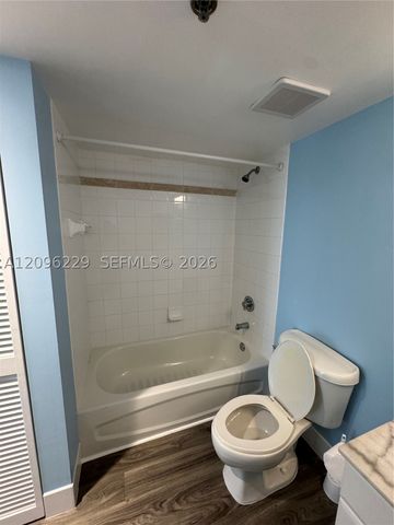 1200 Brickell Bay Dr 3206, Miami, FL 33131