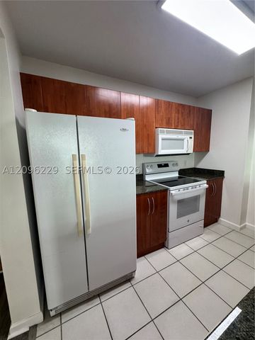 1200 Brickell Bay Dr 3206, Miami, FL 33131