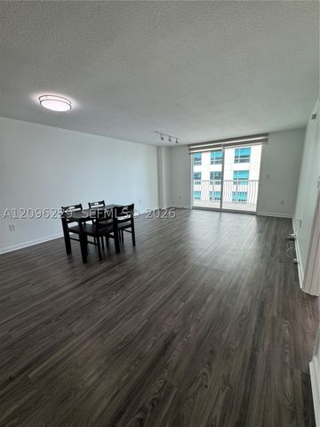 1200 Brickell Bay Dr 3206, Miami, FL 33131