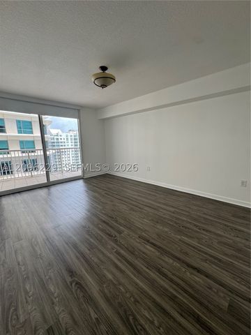 1200 Brickell Bay Dr 3206, Miami, FL 33131