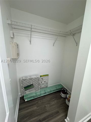 1200 Brickell Bay Dr 3206, Miami, FL 33131