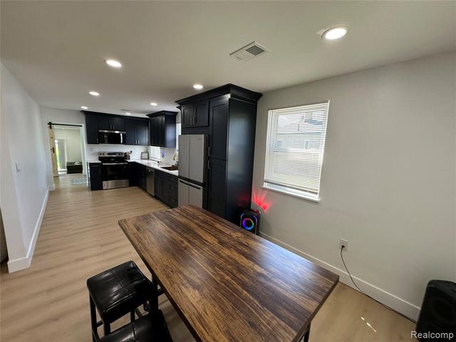 47978 Jefferson Avenue, Chesterfield, MI 48047