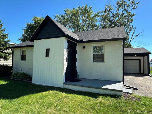 47978 Jefferson Avenue, Chesterfield, MI 48047