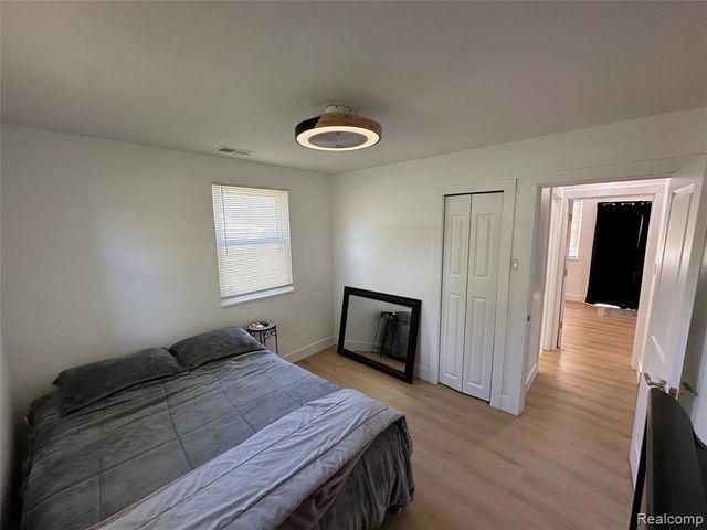 47978 Jefferson Avenue, Chesterfield, MI 48047