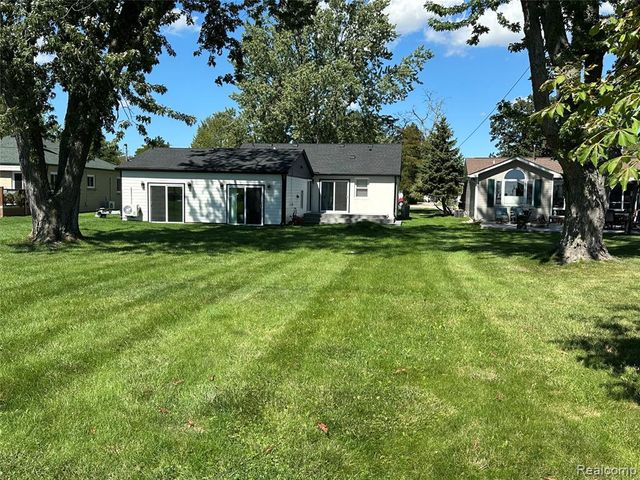 47978 Jefferson Avenue, Chesterfield, MI 48047