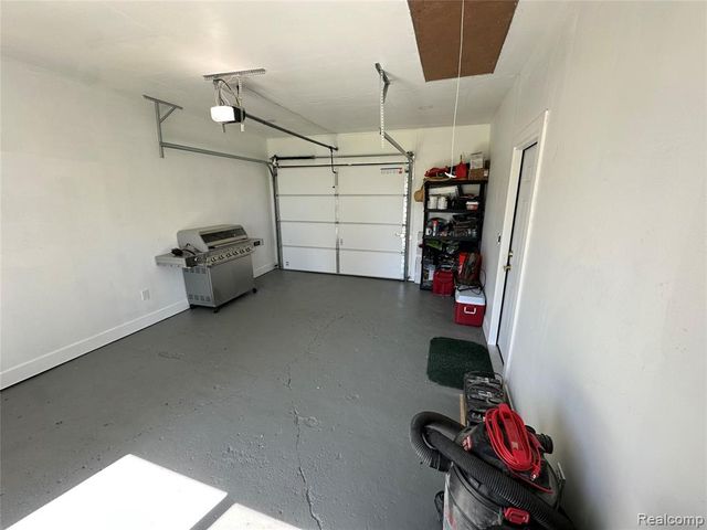 47978 Jefferson Avenue, Chesterfield, MI 48047