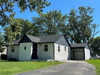 47978 Jefferson Avenue, Chesterfield, MI 48047