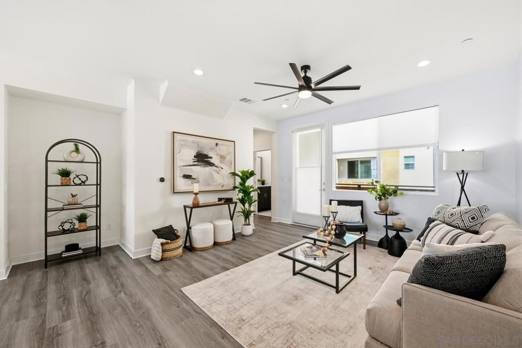 Image 4 of property listing at 748 Shoreline, Chula Vista, CA 91910