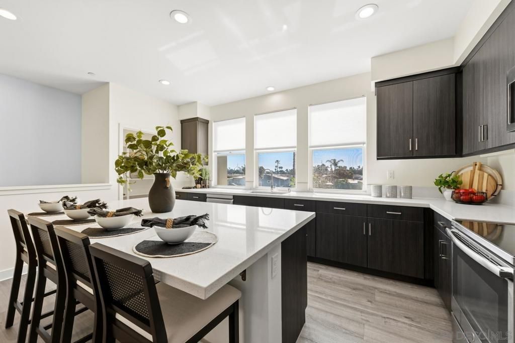 Image 7 of property listing at 748 Shoreline, Chula Vista, CA 91910