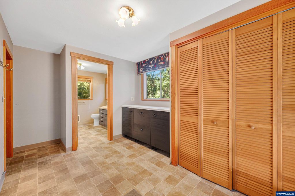 Image 16 of property listing at 23340 Doane Creek Rd, Sheridan, OR 97378