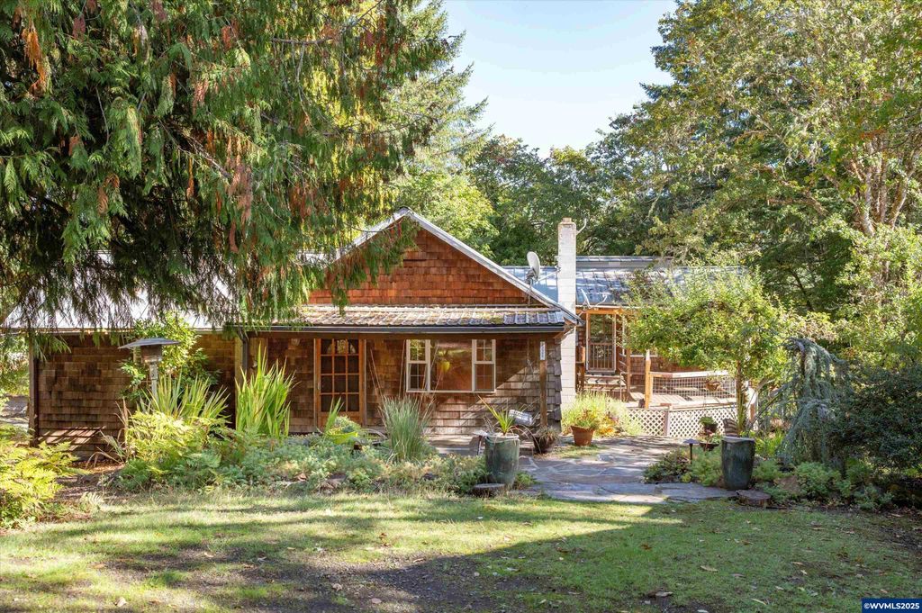 Image 2 of property listing at 23340 Doane Creek Rd, Sheridan, OR 97378