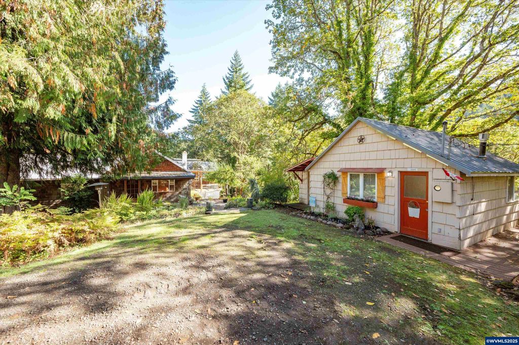 Image 27 of property listing at 23340 Doane Creek Rd, Sheridan, OR 97378