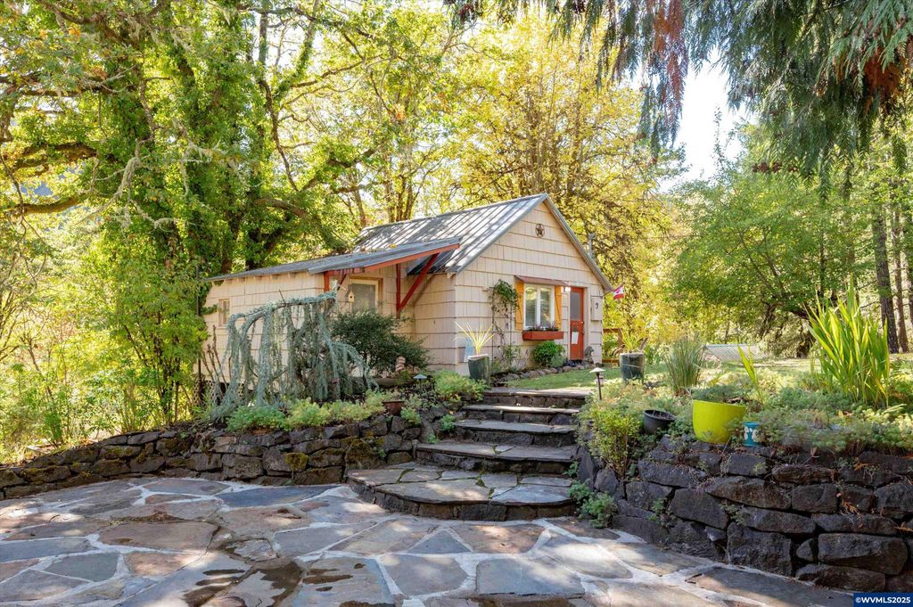 Image 28 of property listing at 23340 Doane Creek Rd, Sheridan, OR 97378