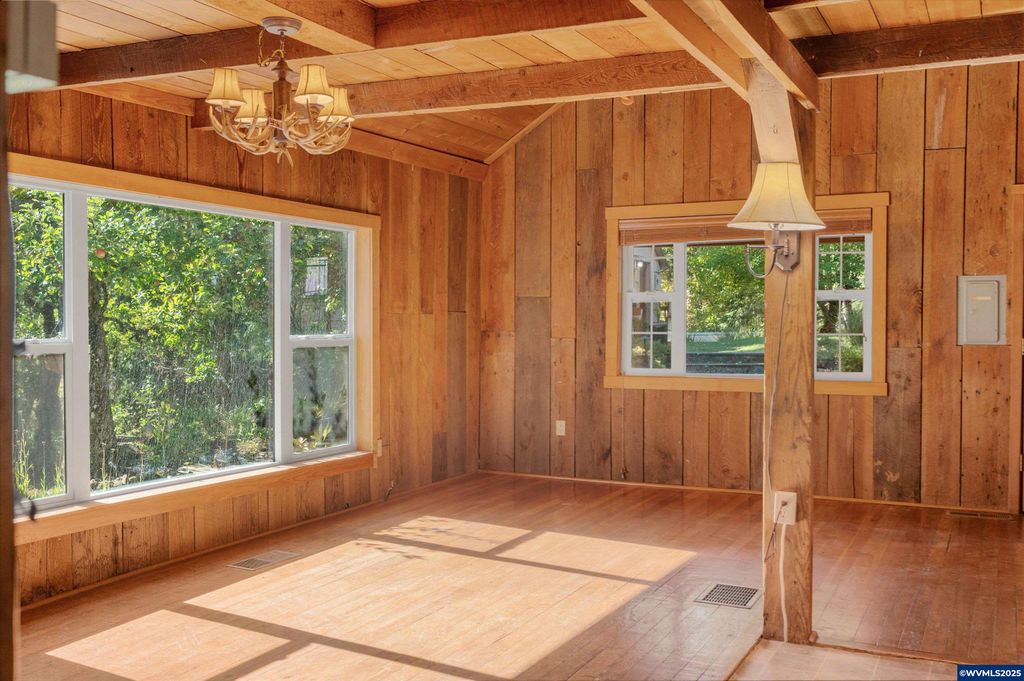 Image 3 of property listing at 23340 Doane Creek Rd, Sheridan, OR 97378