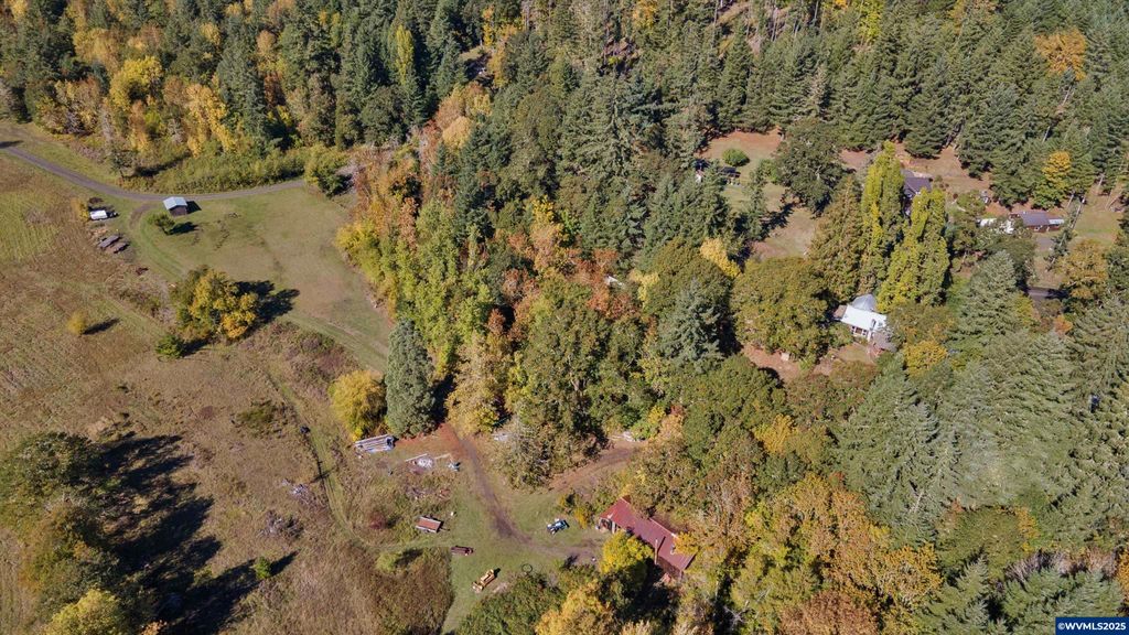 Image 39 of property listing at 23340 Doane Creek Rd, Sheridan, OR 97378