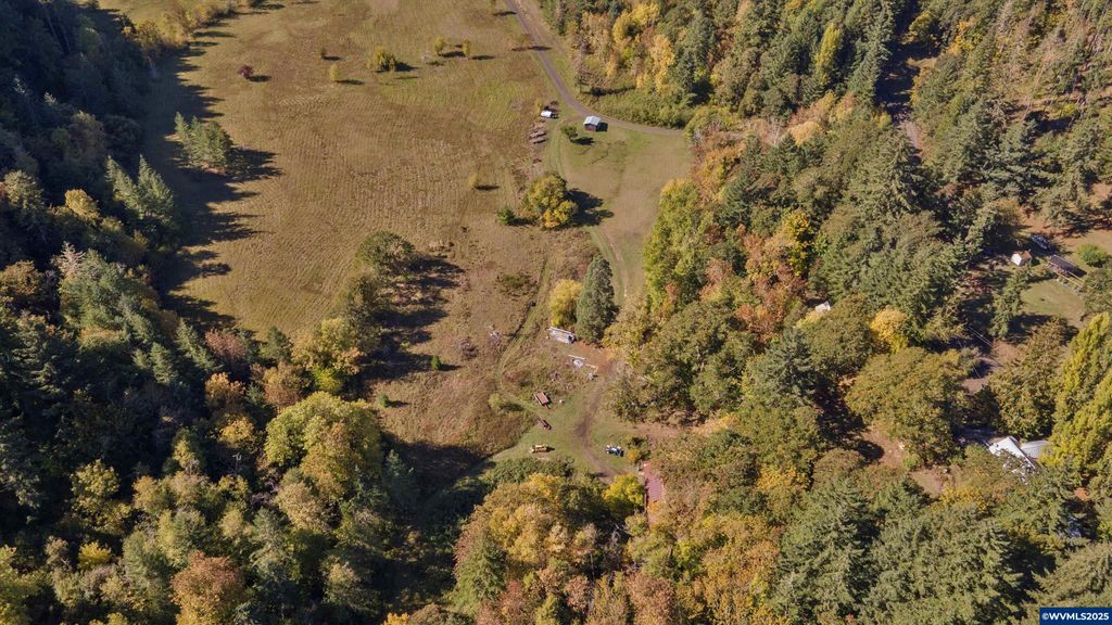 Image 43 of property listing at 23340 Doane Creek Rd, Sheridan, OR 97378