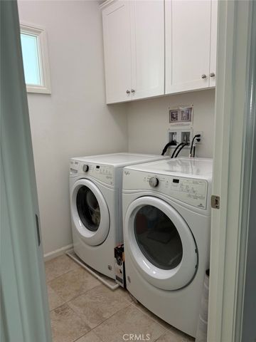 146 Working, Irvine, CA 92602