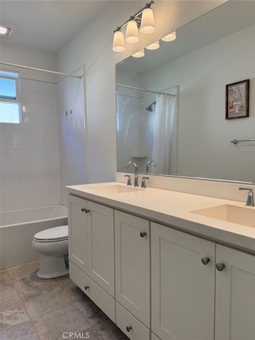 146 Working, Irvine, CA 92602