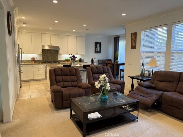 146 Working, Irvine, CA 92602