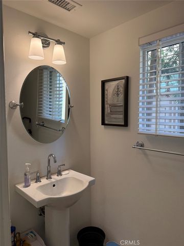 146 Working, Irvine, CA 92602