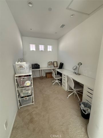 146 Working, Irvine, CA 92602