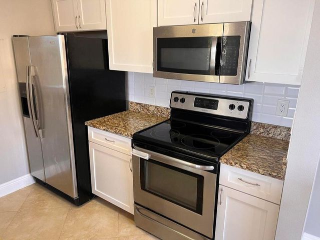 1000 Scotia Drive 302, Hypoluxo, FL 33462