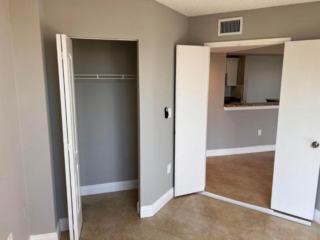 1000 Scotia Drive 302, Hypoluxo, FL 33462