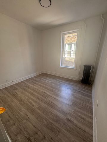 1043 E 73rd Street 3, Chicago, IL 60619