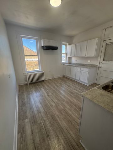 1043 E 73rd Street 3, Chicago, IL 60619