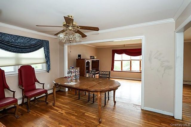 8 Broadfield Place, Glen Cove, NY 11542
