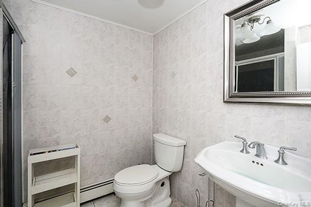 8 Broadfield Place, Glen Cove, NY 11542
