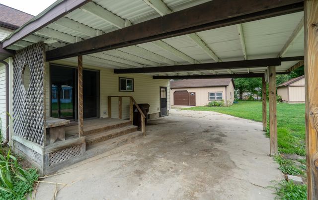 304 N Hartel Road, Potterville, MI 48876