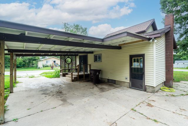 304 N Hartel Road, Potterville, MI 48876
