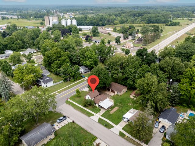 304 N Hartel Road, Potterville, MI 48876