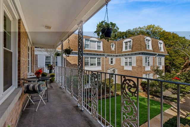 2238 Central Street 2, Evanston, IL 60201