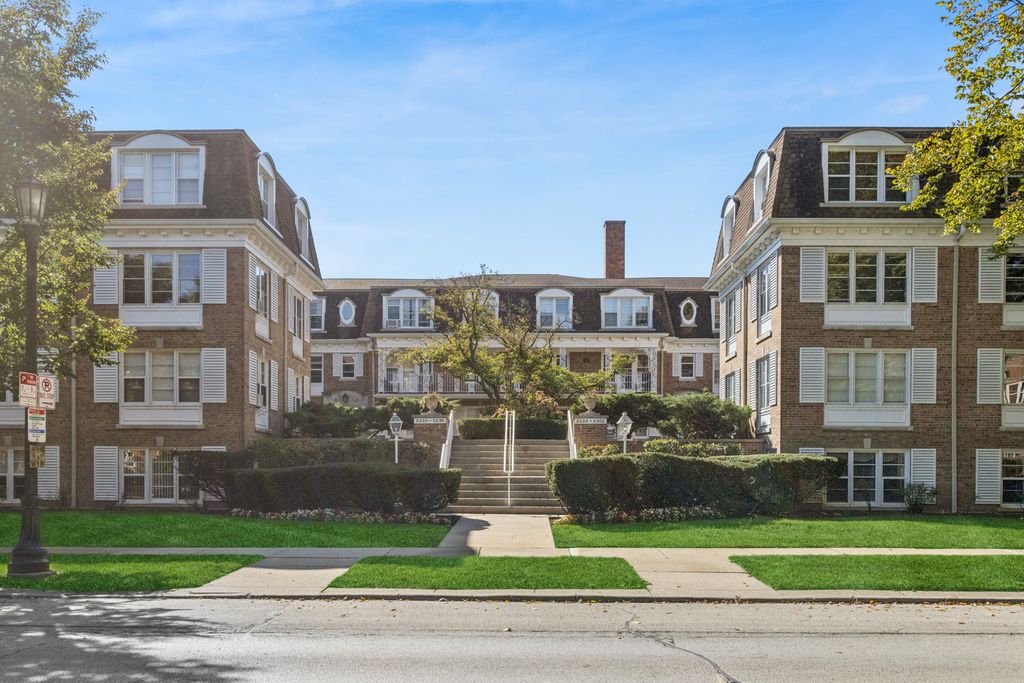 2238 Central Street 2, Evanston, IL 60201