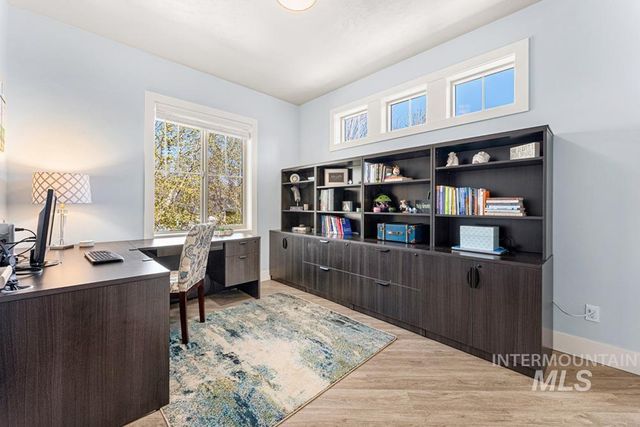 5707 W Hidden Springs Dr, Boise, ID 83714