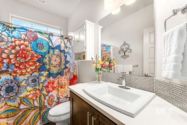 5707 W Hidden Springs Dr, Boise, ID 83714