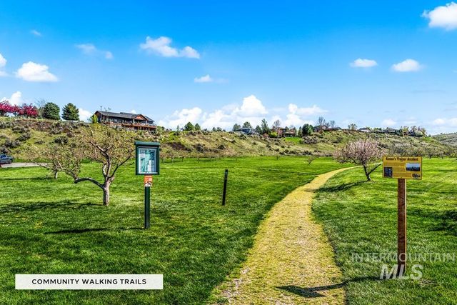 5707 W Hidden Springs Dr, Boise, ID 83714